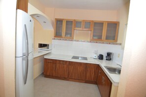 Standard Apartment, 2 Bedrooms, Balcony | Private kitchen | Fridge, microwave - Standard Apartment Rinconada del Sol (Playa del Carmen)