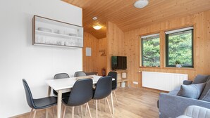 Comfort-Bungalow, 2 Schlafzimmer, Gartenblick | Wohnbereich