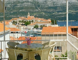 Apartamento, 2 quartos, terraço, vista para o mar | Vista da sacada