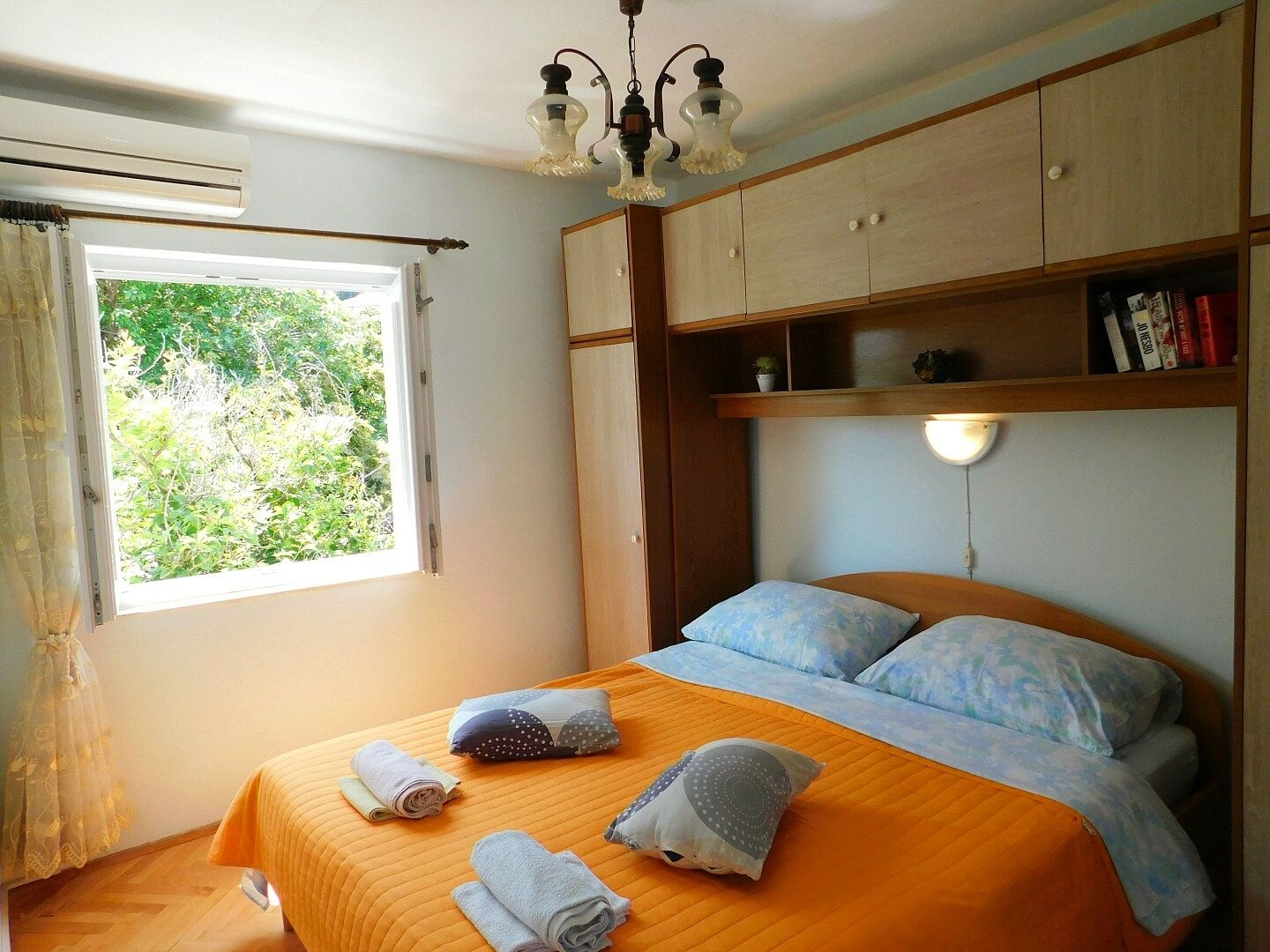 Leilighet, 2 soverom, terrasse, sjøutsikt | Wi-fi (inkludert) og sengetøy