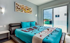 Luxury-Penthouse, 2 Schlafzimmer, Balkon, Strandblick | 1 Schlafzimmer, Zimmersafe, Schreibtisch, schallisolierte Zimmer