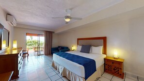 Estudio | In-room safe, iron/ironing board, free WiFi, bed sheets - Park Royal Homestay Los Tules (Puerto Vallarta)