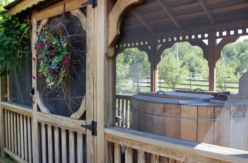 Sunlit VT Country Home mit Whirlpool.  Ideale Lage in der Nähe von Woodstock Village