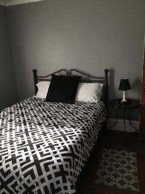 4 bedrooms, iron/ironing board, WiFi, bed sheets - The Highland House in Wellsboro, Pa (Wellsboro)