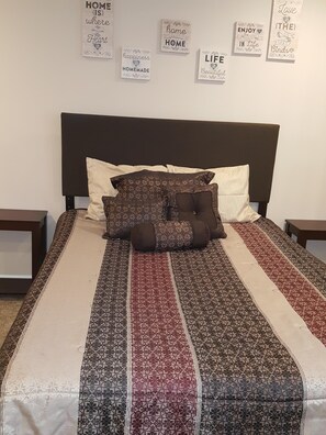 3 dormitorios, tabla de planchar con plancha, wifi gratis y ropa de cama