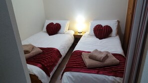 3 habitaciones, tabla de planchar con plancha y wifi gratis