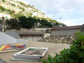 Property grounds - Romantic roof-terraced holiday rental in the center. Illimited free wifi.  (Scicli)