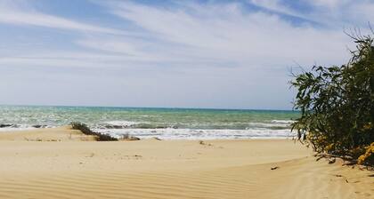 Romantic roof-terraced holiday rental in the center. Illimited free wifi.