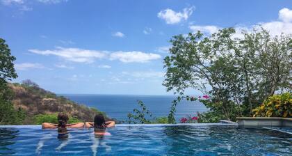 Atemberaubende Villa direkt am Strand in Bahia Pez Vela - Playa Ocotal