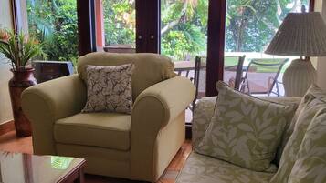 Télévision, livres, chaßne hi-fi