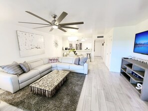 Älytelevisio, DVD-soitin, kirjoja