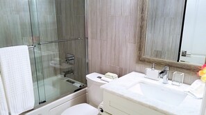 Chuveiro/banheira combinados, banheira de hidromassagem