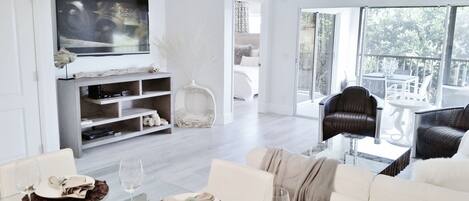 Smart-TV, DVD-Player, Bücher