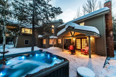 Outpost: Aspens House with Private Hot Tub & AC