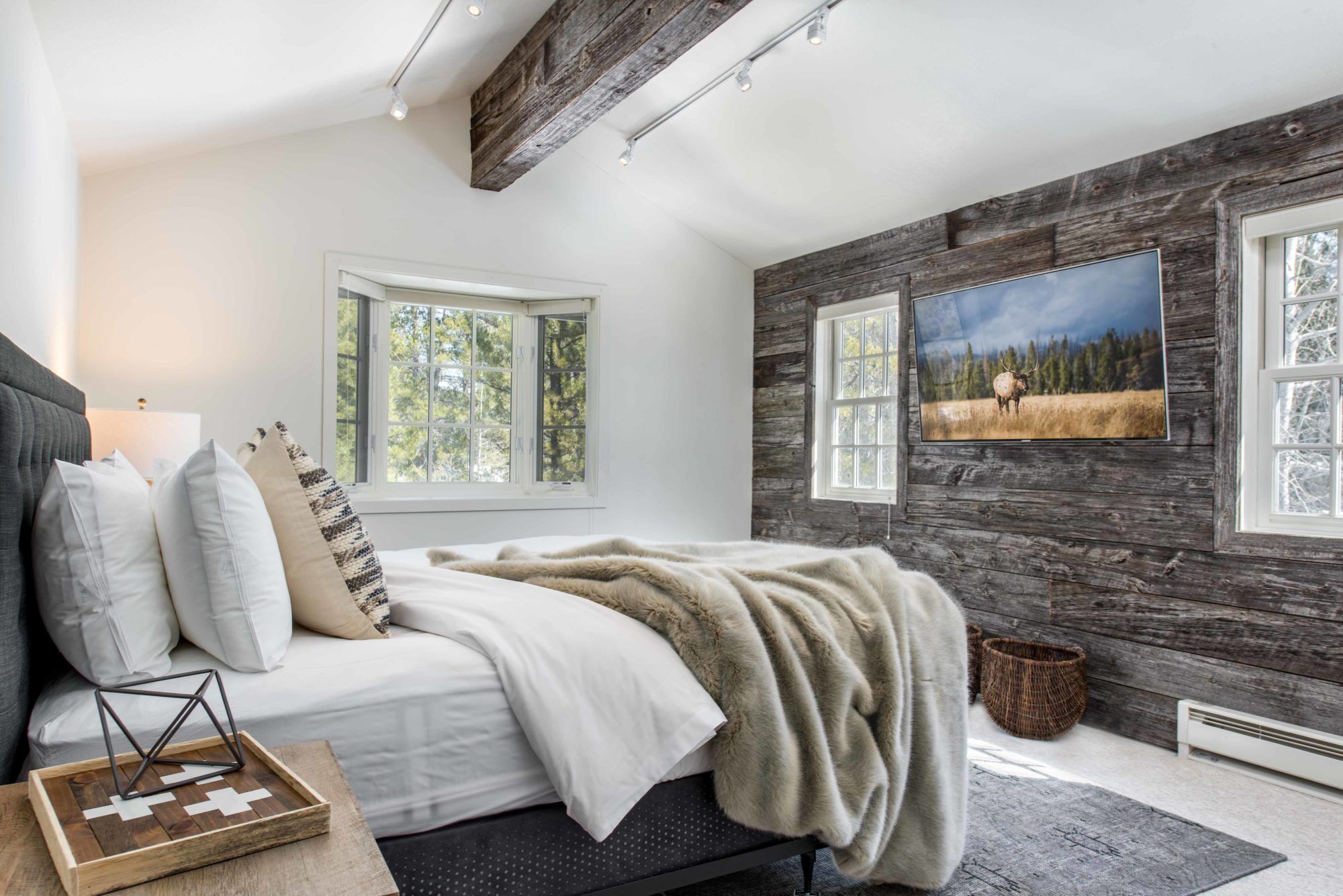 5 slaapkamers, een strijkplank/strijkijzer, wifi, beddengoed