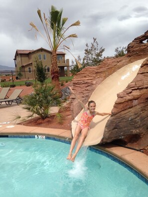 Piscine extérieure, piscine chauffée