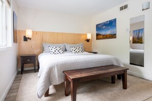 3 Schlafzimmer, Schreibtisch, Bügeleisen/Bügelbrett, WLAN