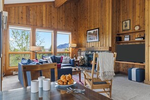Smart TV, chimenea