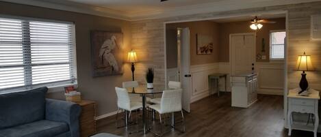 Smart-TV, Bücher, Videothek