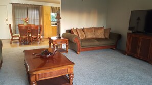 Smart TV, books - Rare beachfront estate with 4 oceanfront apartments + optional cottage. (Kihei)