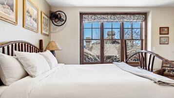 3 Schlafzimmer, Schreibtisch, Bügeleisen/Bügelbrett, WLAN