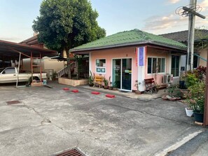 Reception - Kanoktid Place (Fang)