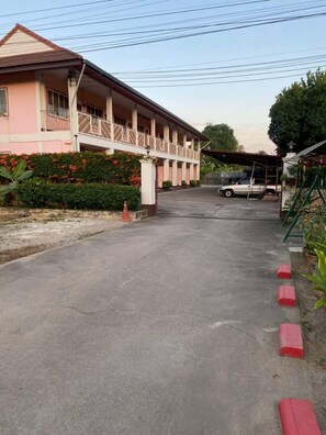 Property entrance - Kanoktid Place (Fang)