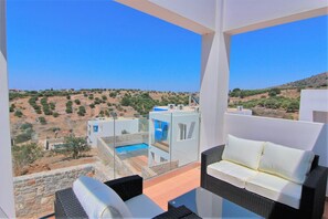 Deluxe Villa, 3 Bedrooms, Private Pool, Land View (Hera) | Terras