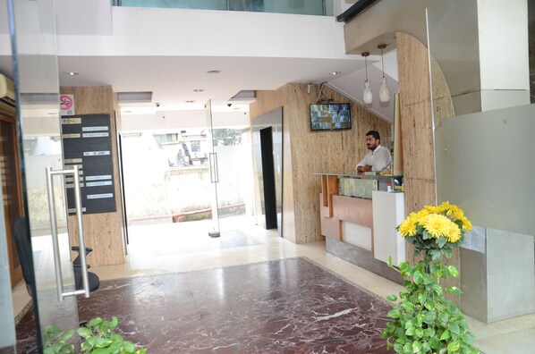 Reception hall - Hotel Sai Leela Grand (Mumbai)