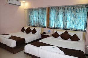 Family Suite, Multiple Beds, Smoking, City View | 1 bedroom, in-room safe, desk, iron/ironing board - Hotel Sai Leela Grand (Mumbai)