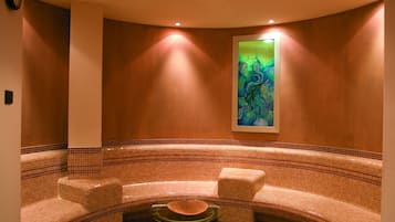 Sauna, boblebad, dampbad, tyrkisk bad/hammam, kropsbehandlinger