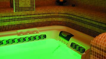 Baignoire à remous intérieure
