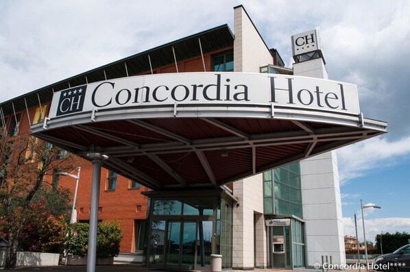 Front of property - Concordia Hotel (San Possidonio)