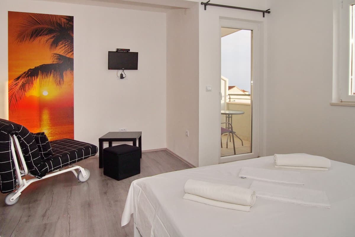 Superior Double Room, City View