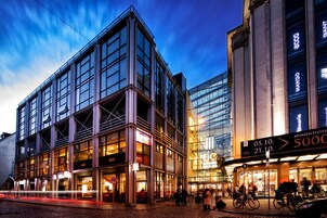 Sistema de insonorización, tabla de planchar con plancha y wifi gratis 