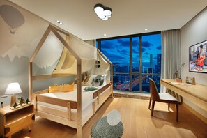 In-room safe, desk, iron/ironing board, free WiFi