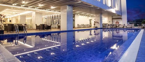 Indoor pool, outdoor pool