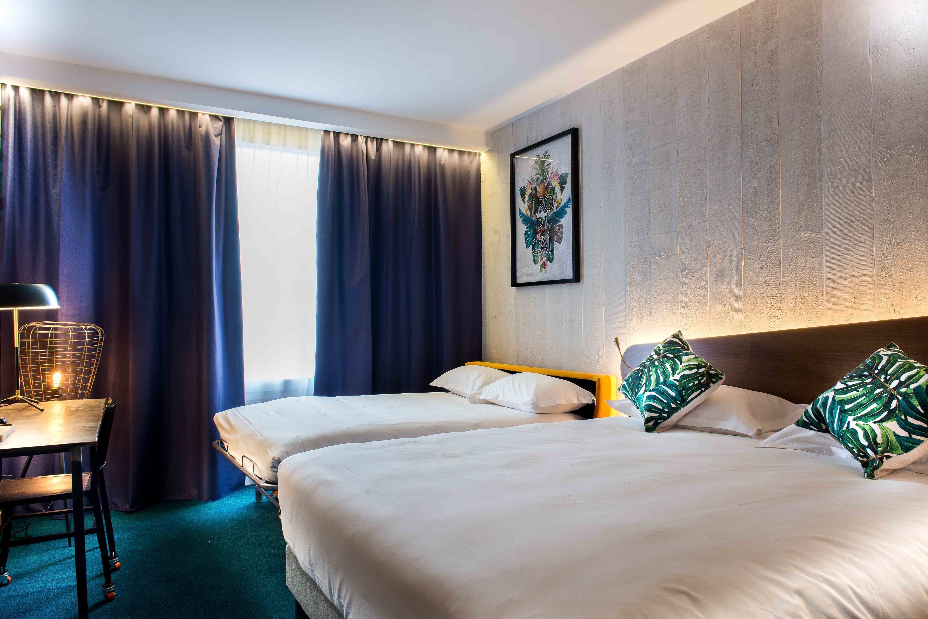 Premium bedding, in-room safe, desk, blackout drapes