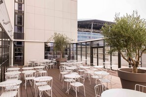 Terrace/patio - Kopster Hotel Lyon Groupama Stadium (Decines-Charpieu)