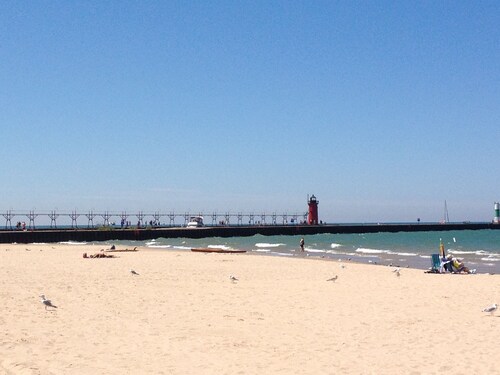 Luxury Beach Home-6 Bedroom-Firepit, Game Room- Beach Access -Walk to Beach&Town