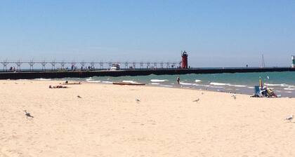 MERKKI UUSI LUXURY & UPSCALE KOTI + JÄRJESTELMÄ & RANSKAN KÄYTTÖ + Pikakävely kaupunkiin!