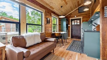 TV, lareira, aparelho de som