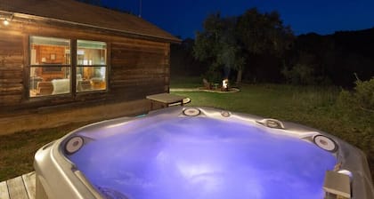 Romantic Log Cabin on Smith Creek with EV Charger