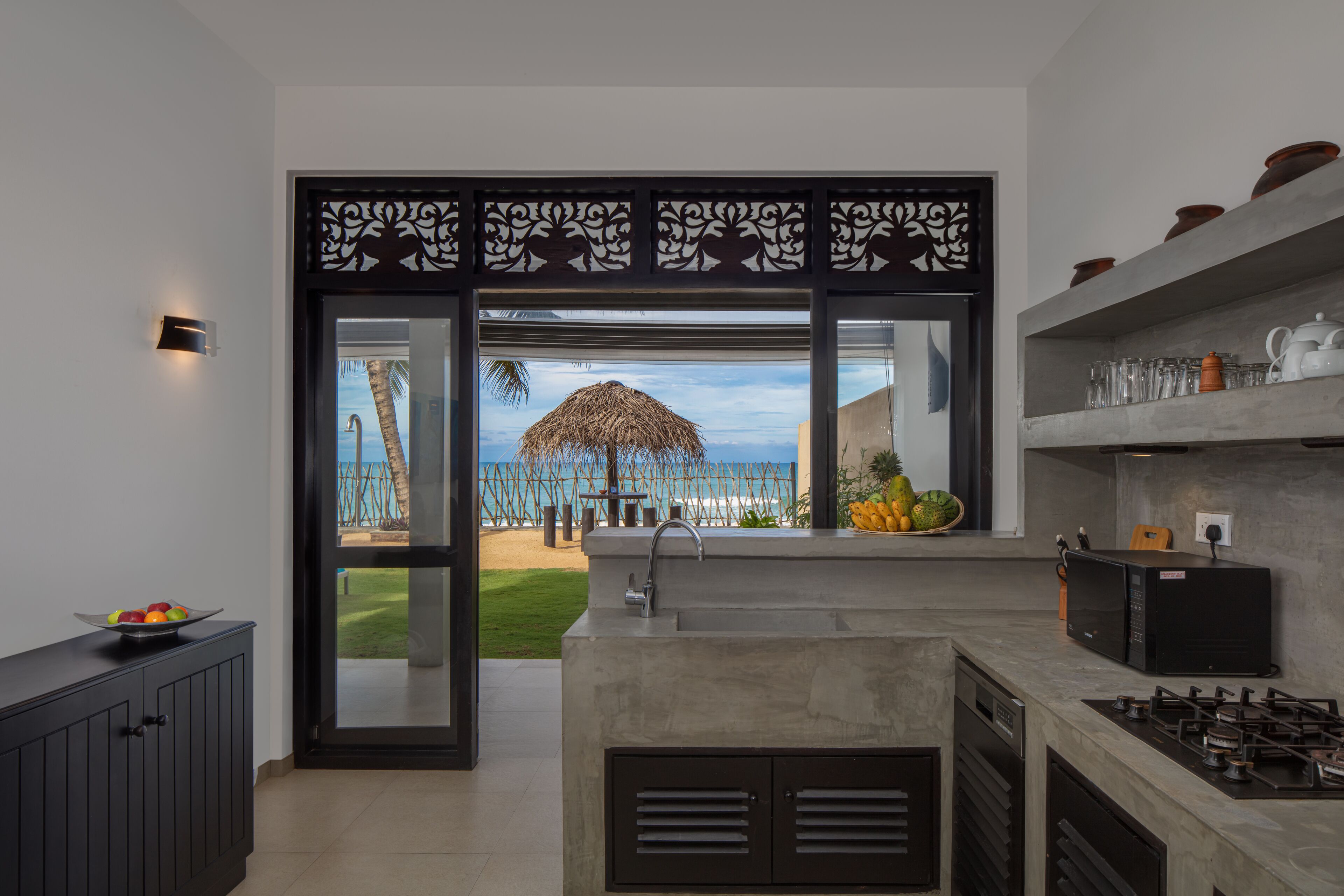 Kühlschrank, Mikrowelle, Herdplatte, Geschirrspüler