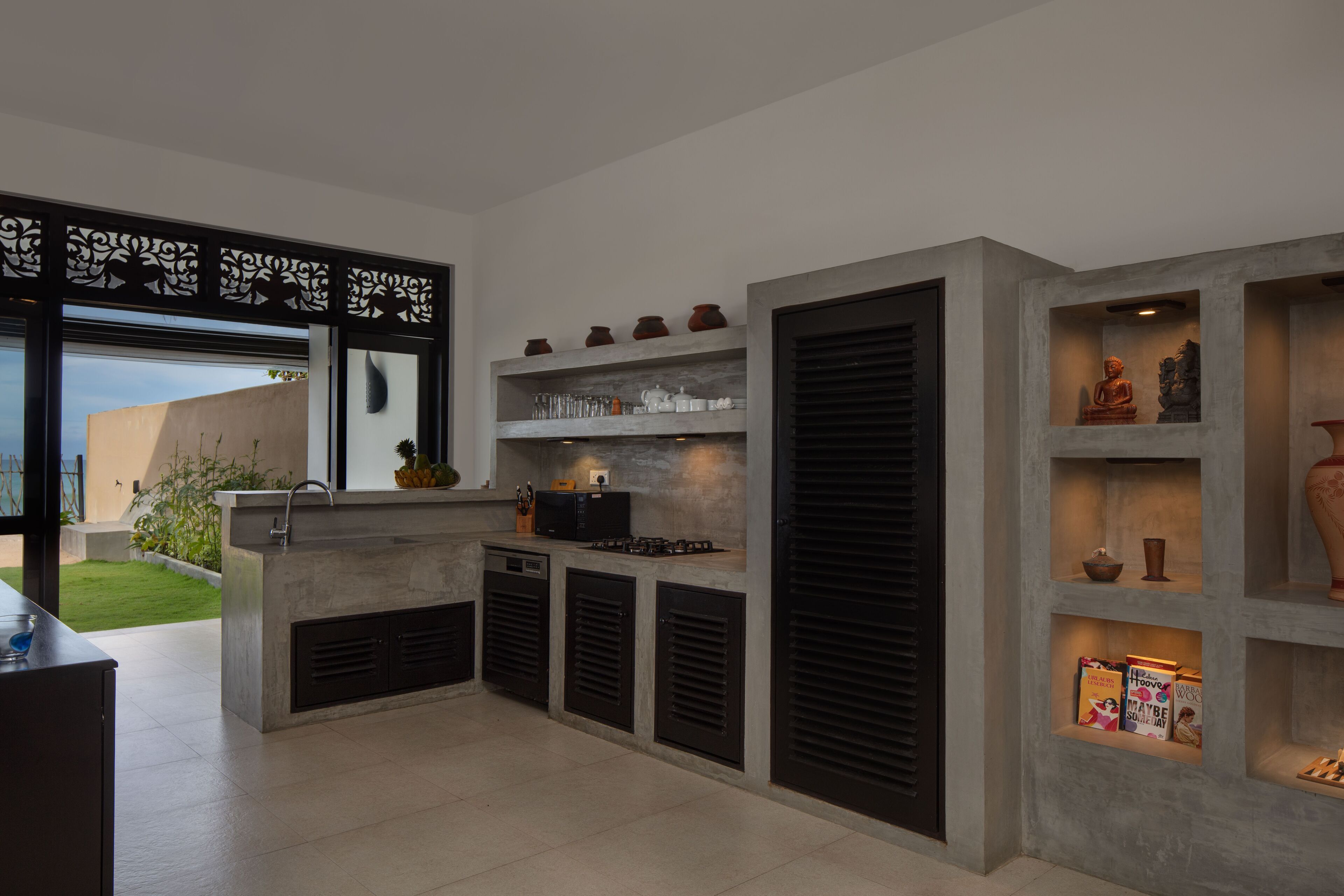 Kühlschrank, Mikrowelle, Herdplatte, Geschirrspüler