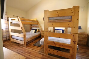 3 chambres, fer et planche à repasser, Wi-Fi gratuit, draps fournis