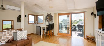 3BR Beach Home , Ocean Views, 2 Min Walk to Scarborough Beach