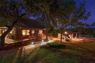 Gorgeous Log Home on Private Acres