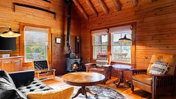 TV, fireplace, stereo