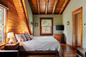 3 dormitoris, planxa i posts de planxar i un bressol de viatge 